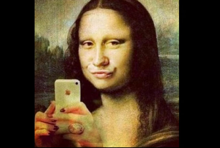 MONA LISA SELFIE